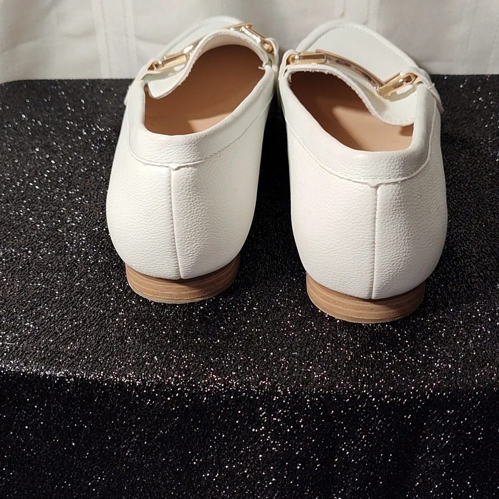 Michael Shannon Cream Loafers with Gold Accent